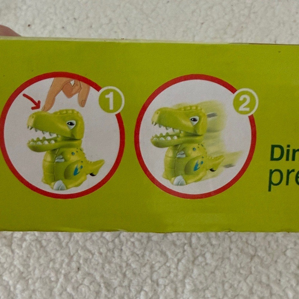 Press and Go Dinosaur Set