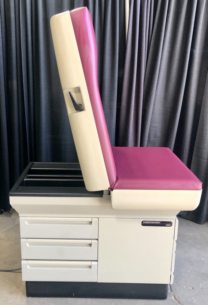 Midmark 404 Exam Treatment Table