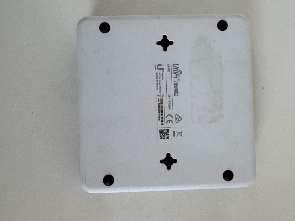 Ubiquiti Networks UniFi Security Gateway - White (USG)