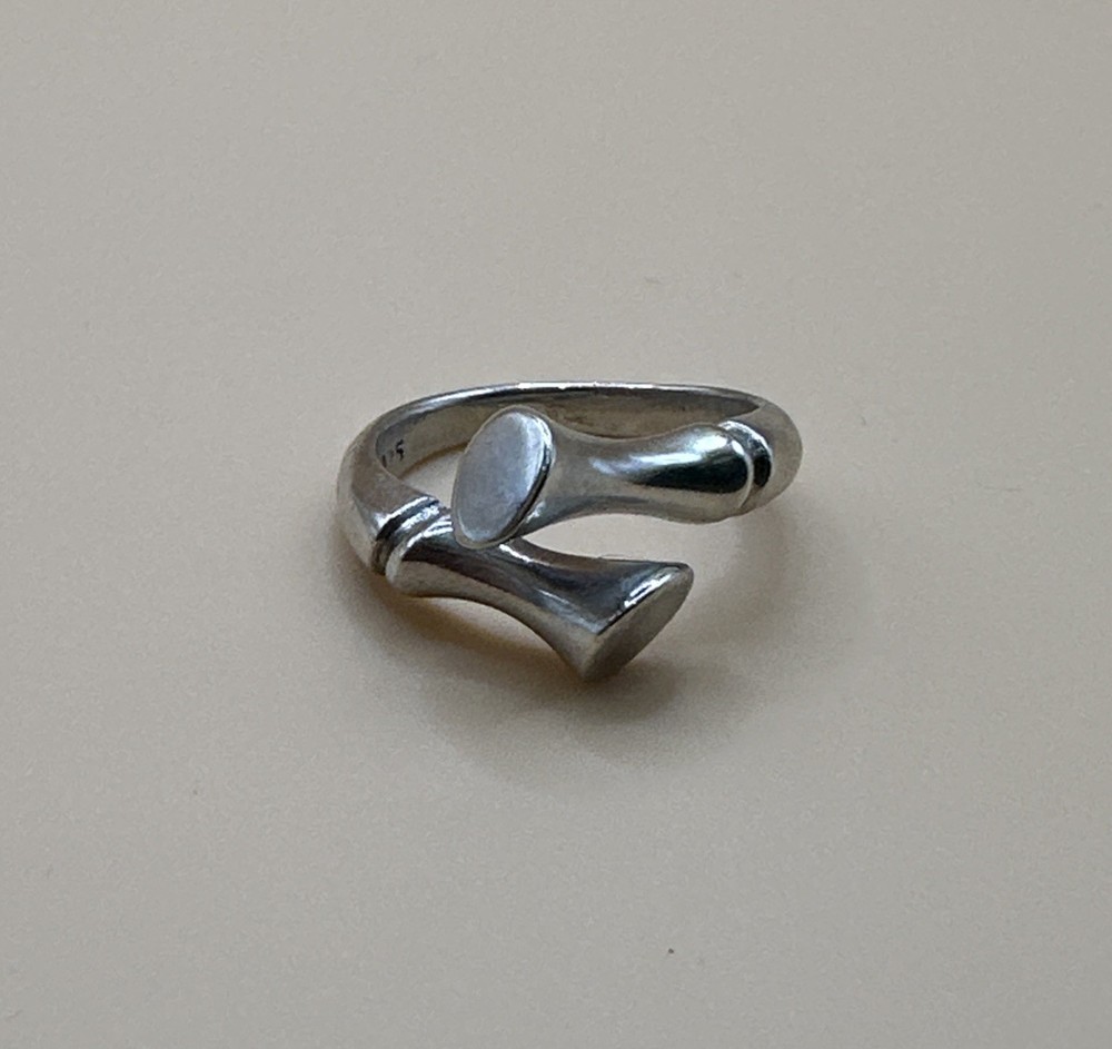Elegant 925 Sterling Silver Bamboo-style Ring / Size 7 Adjustable ￼