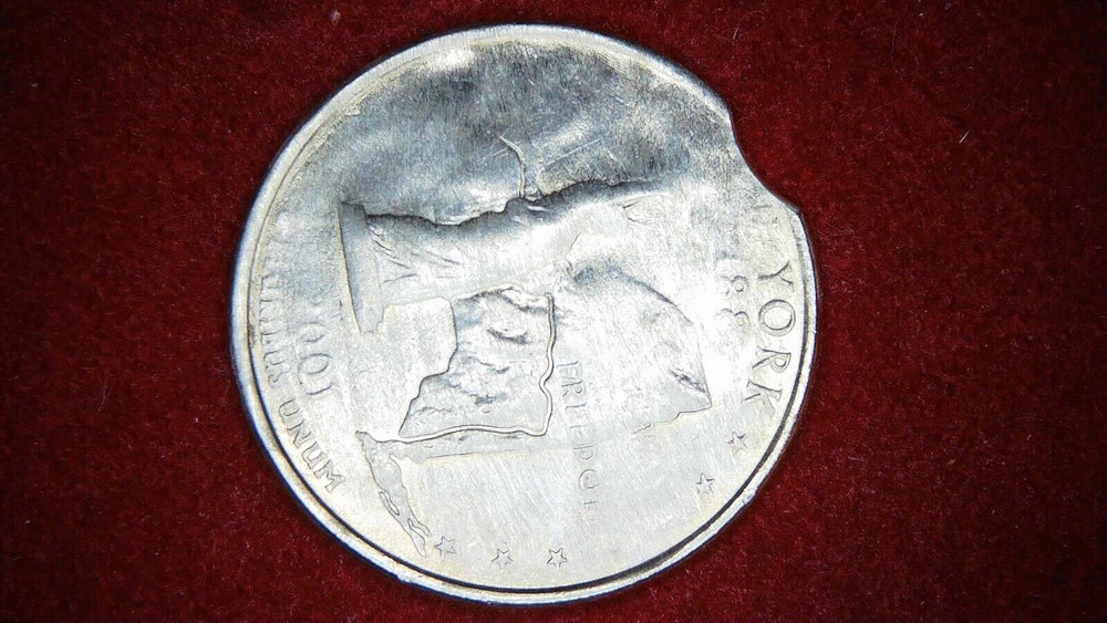 2001 NY QUARTER ERROR STRIKED-OBV-RVS-75