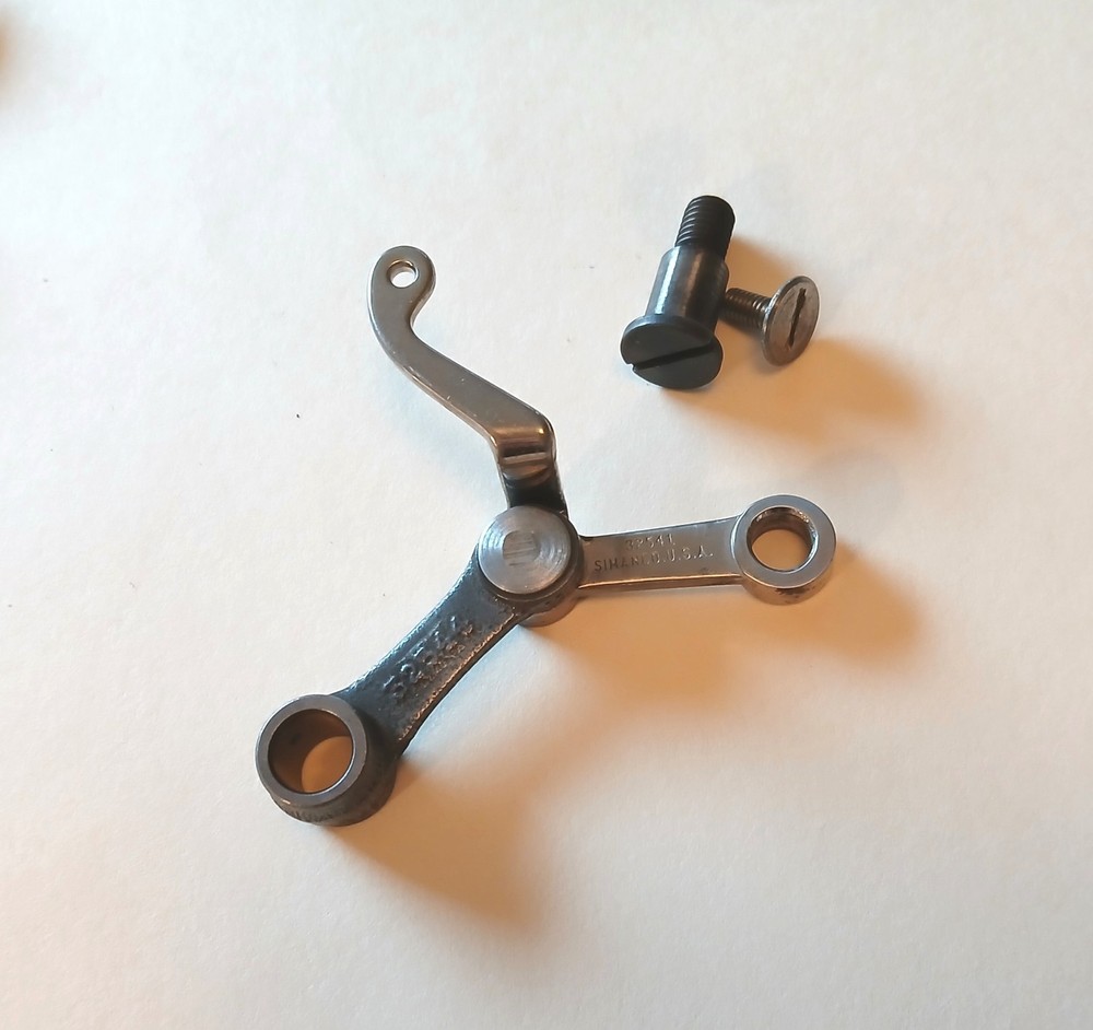 ORIGINAL Singer 66 Sewing Machine Thread Uptake Take Up Lever 32544 32541