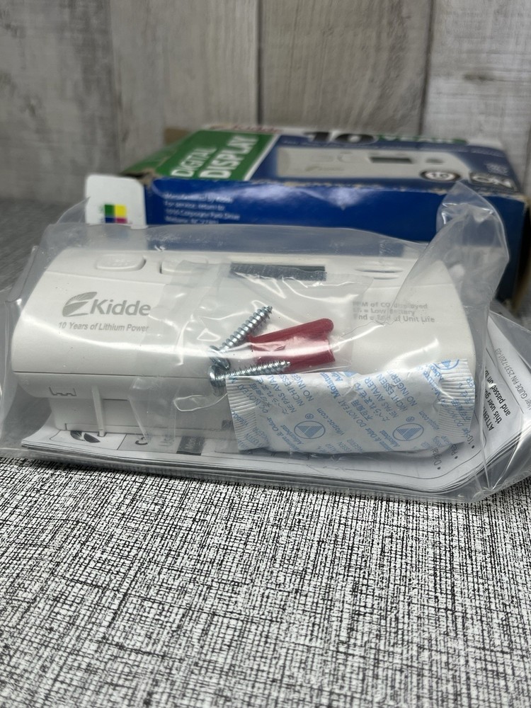 Kidde Carbon Monoxide Alarm Digital Display Model C3010-D Open Box