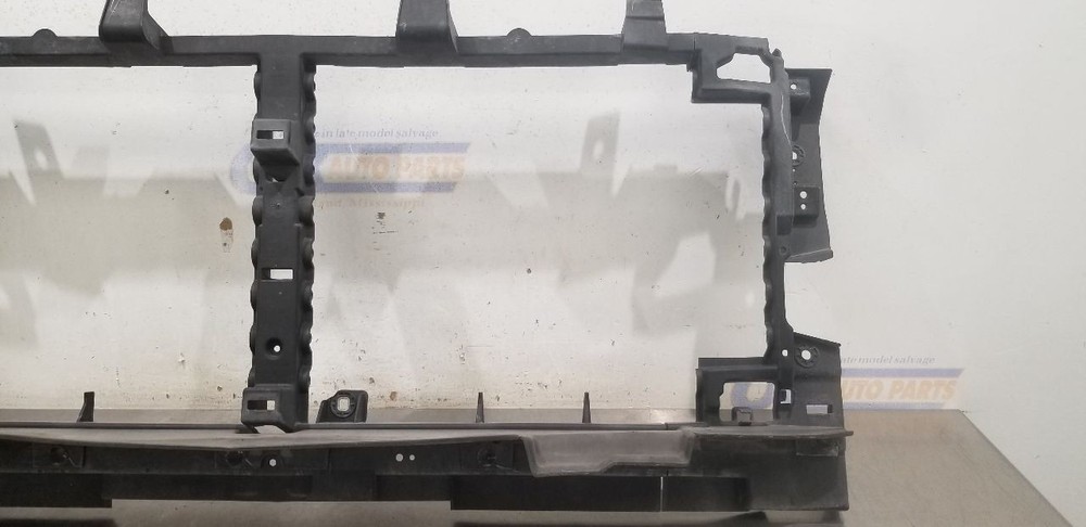 20 CHEVY SILVERADO 1500 AIR SHUTTER 5.3L