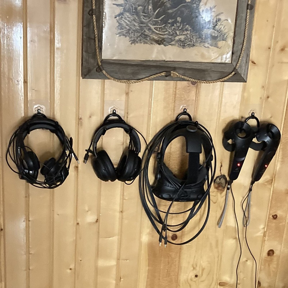 Universal Adhesive Game Controller Organizer Wall Mount and Clip for Black