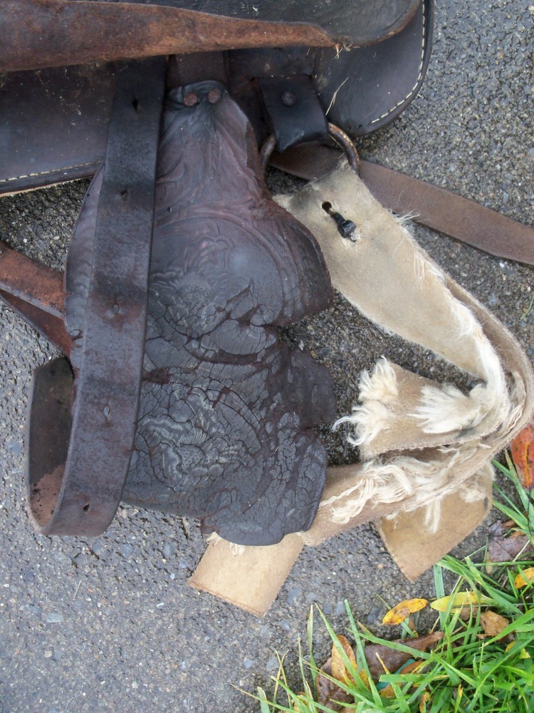 Vintage Older Riding Saddle, Measures 13"