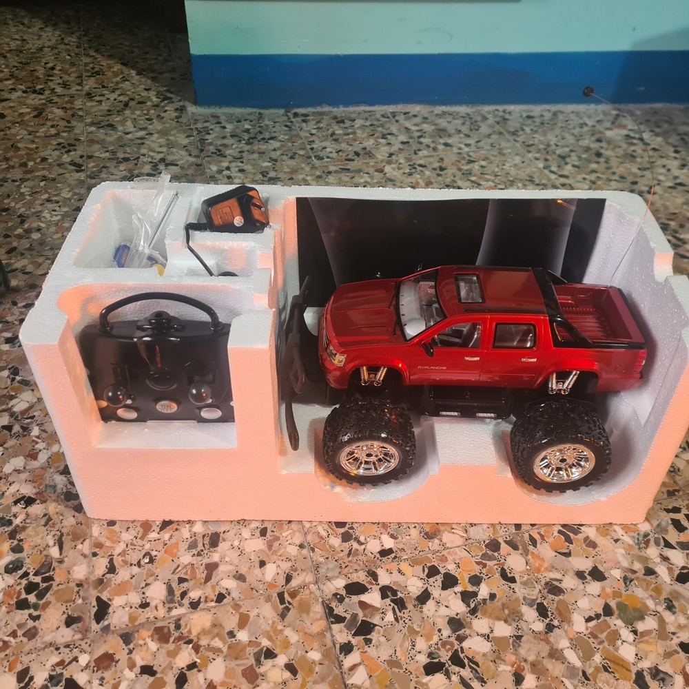 Chevrolet Avalanche Radiocom Car