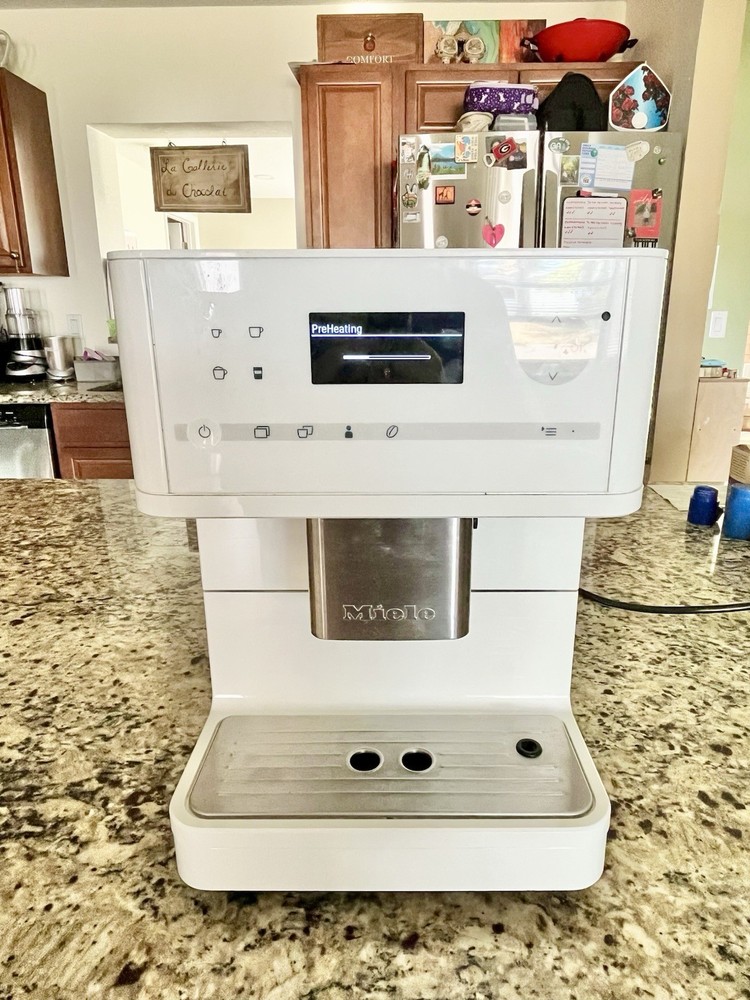 Miele Automatic Espresso & Coffee Countertop Machine. Model# CM6150