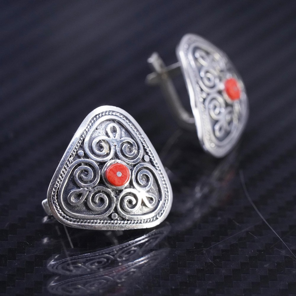 VTG Native American Sterling silver earrings, 925 triangular studs coral