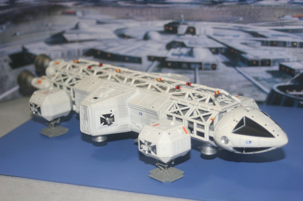 SPACE 1999 eagle LABORATORY EAGLE 1/72 Aoshima Japan