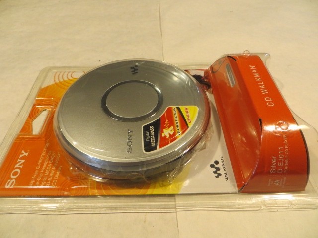 NOS Sony CD Walkman D-EJ011 - Never Opened
