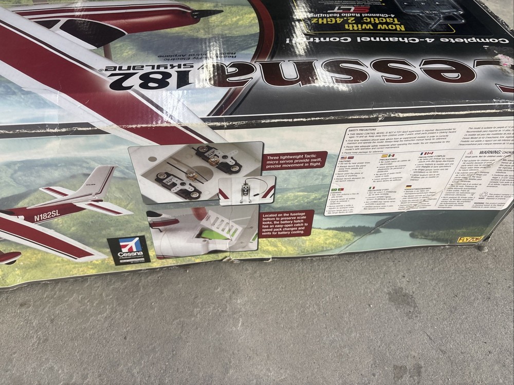 NEW HOBBICO FLYZONE CESSNA 182 RTF 34 WING SPAN