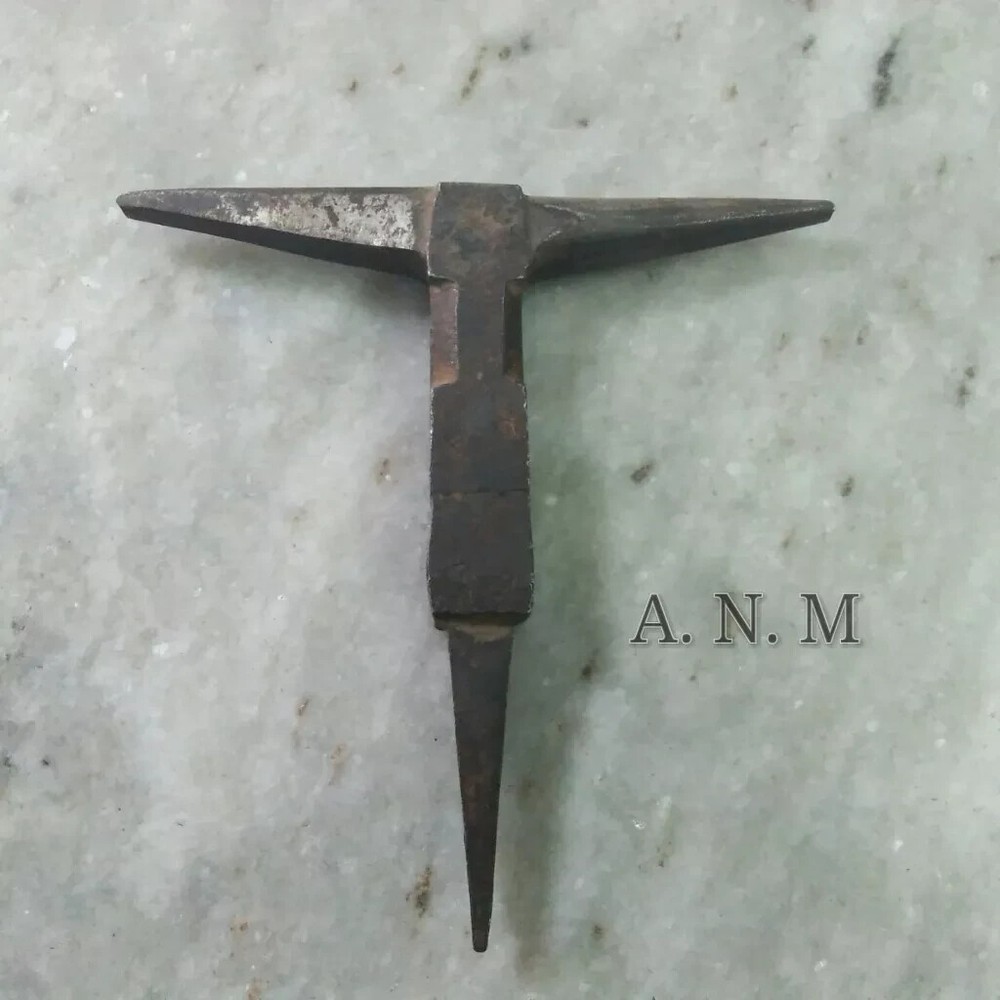 Black Iron Anvil Collectible Blacksmith Tool useful 10cm