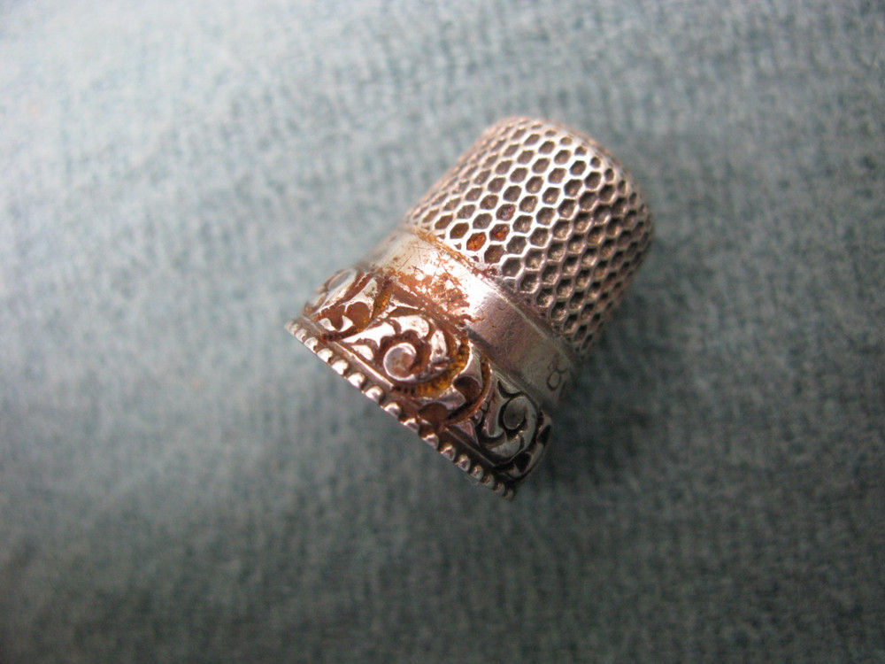 Marked Sterling Silver Size 8 Seven Panel Decorated Thimble W Anchor Hallmark