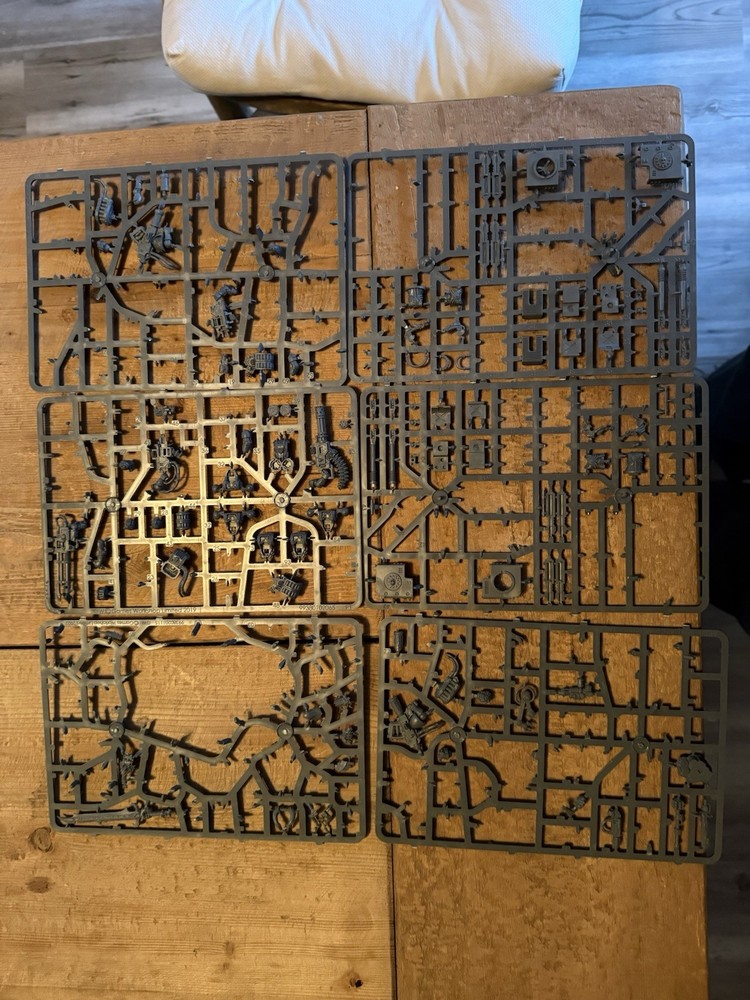 Bits And Pieces Warhammer 40K