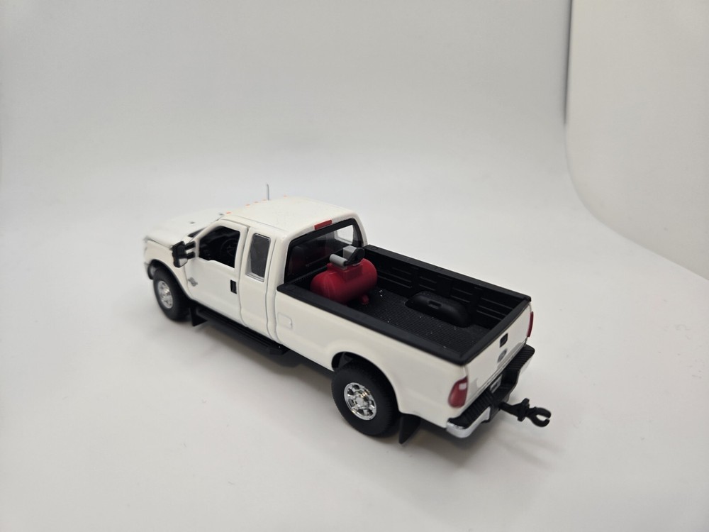 1/50 Scale Small Shop Compressor *2 Pack* in Red
