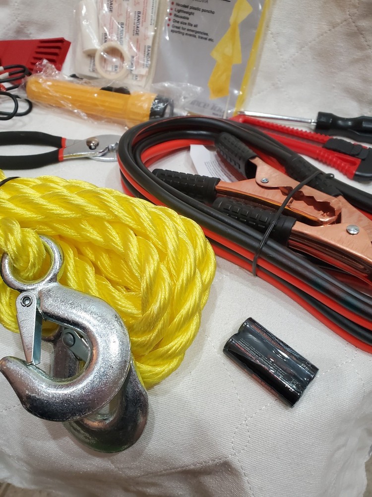 Performance Tool Deluxe Roadside Emergency Kit