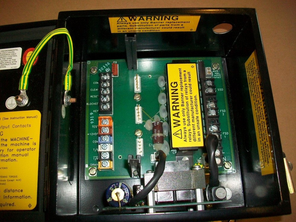 Banner Light Curtain Control Box MGCA-1 NEEDS CONTROL MODULE