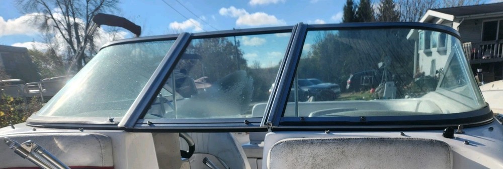 2007 RINKER CAPTIVA  192 Complete Windshield Only! Parting Out