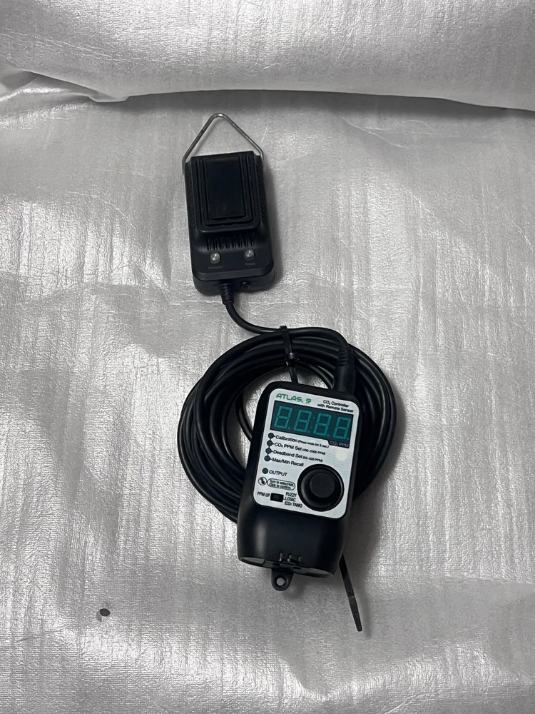 Titan Controls Atlas 9 CO2 Controller w/ Remote Sensor In Great Condition!