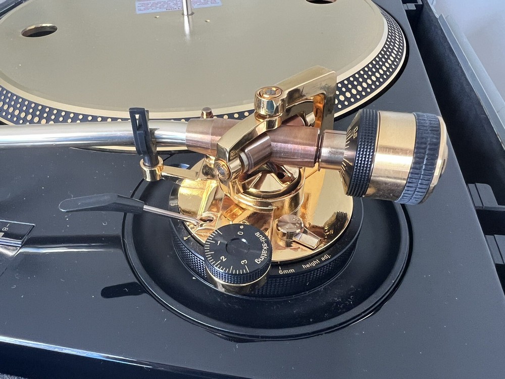 TECHNICS SL-1200 LTD Limited Gold Edition (open box)