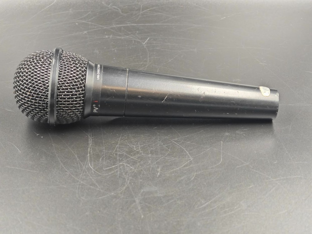 Uni-Directional Dynamic Microphone Black Used Working