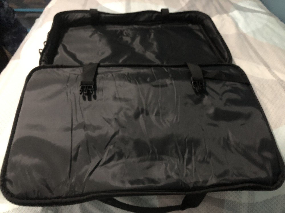Hercules DJ DJControl Inpulse 300 MK2 Black With Case