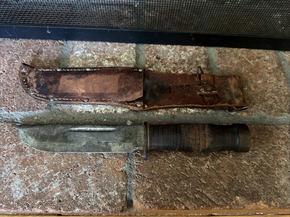 Cattaraugus 225Q WWII Knife with Leather Sheath!