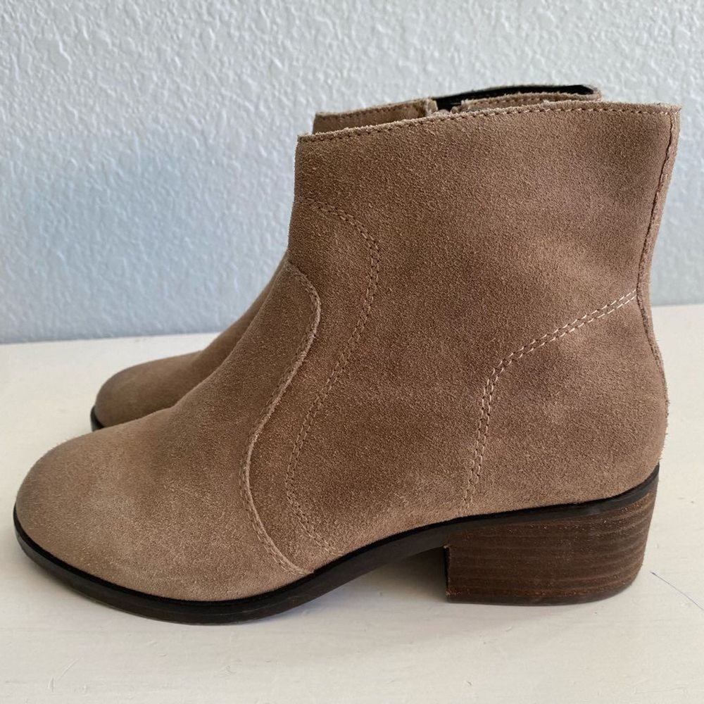 Gibson Latimer Woman’s Suede Booties Size 6