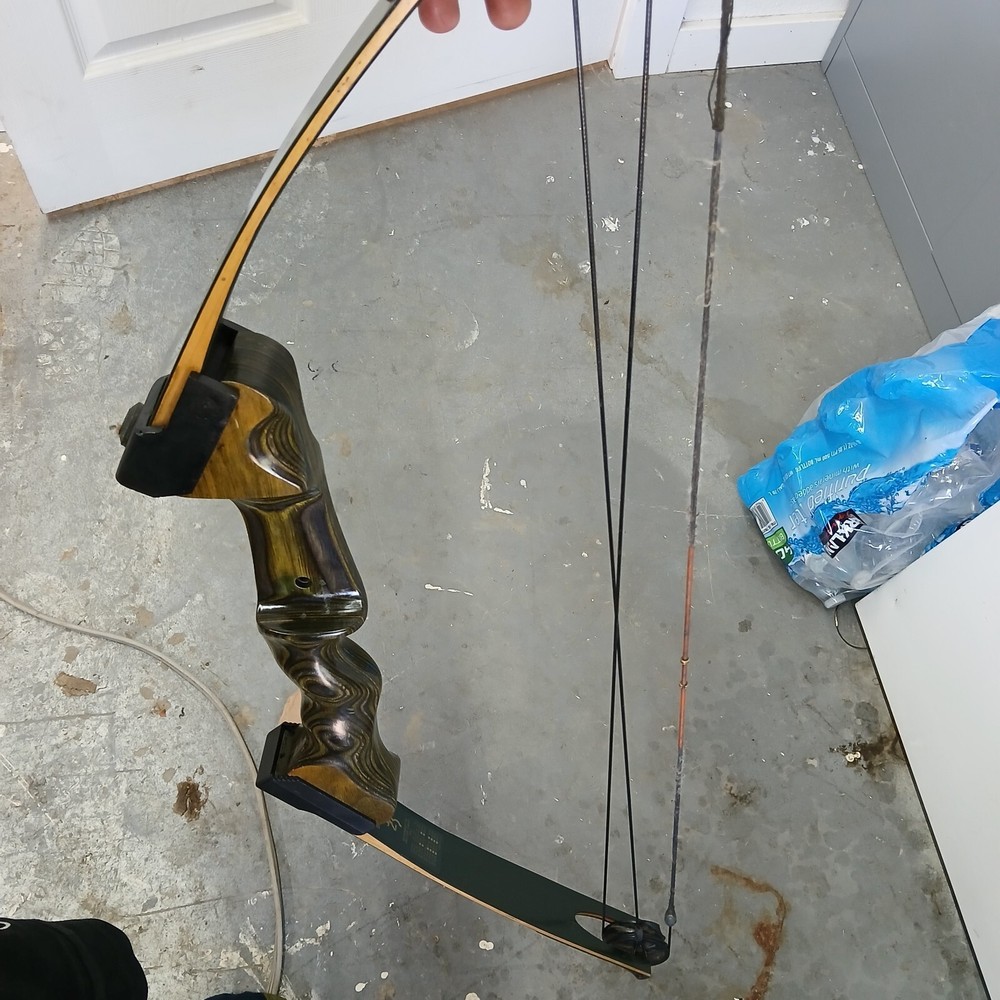 BROWNING BUSHMASTER DELUX CAMO s6c COMPOND BOW