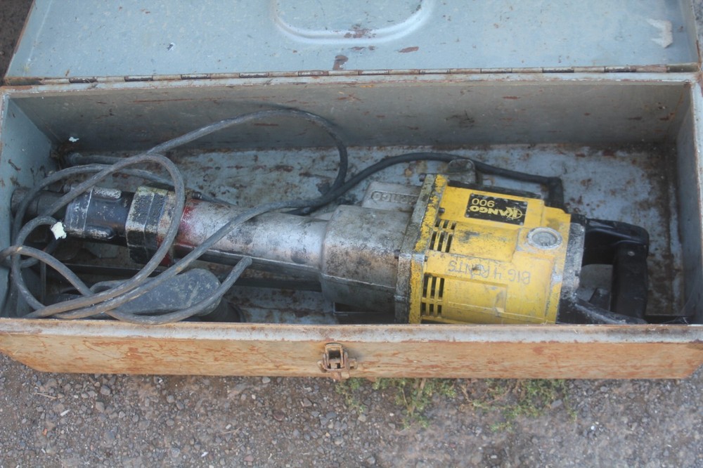 Kango 900 Electric Jackhammer w/box