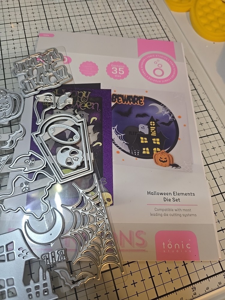 Tonic Studios Halloween Elements Dies Set Super Cute Scary