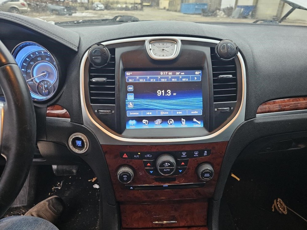 300 2013 Headrest 2393192