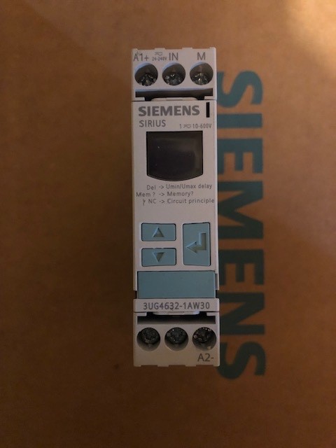 SIEMENS 3UG4632-1AW30 SIRIUS DIGITAL VOLTAGE MONITORING RELAY NEW!!!