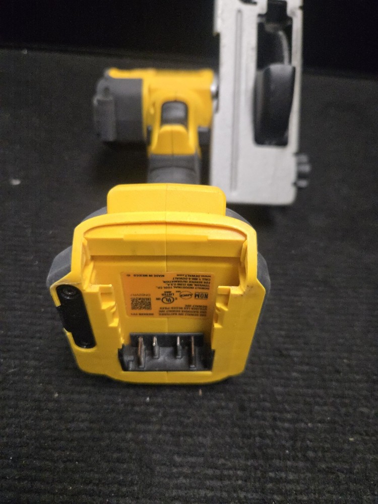 Dewalt DCS438 20V Max XR Brushless Cordless 3" Cut-Off Tool - Tool Only