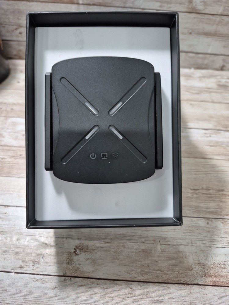 WiFi 6 Range Extender CF-XR182