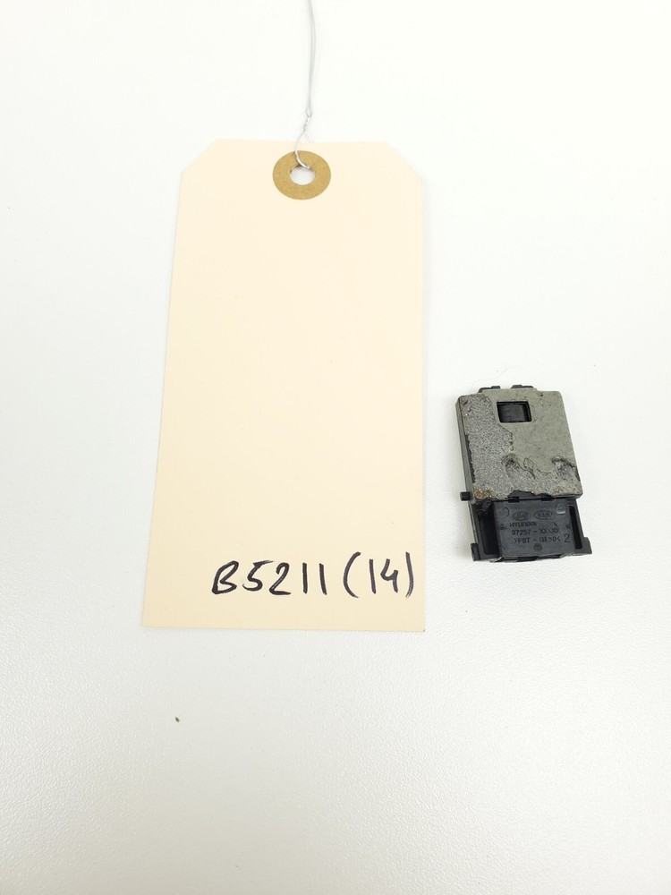 2020-2024 HYUNDAI PALISADE WINDSHIELD HUMIDITY TEMP TEMPERATURE SENSOR OEM