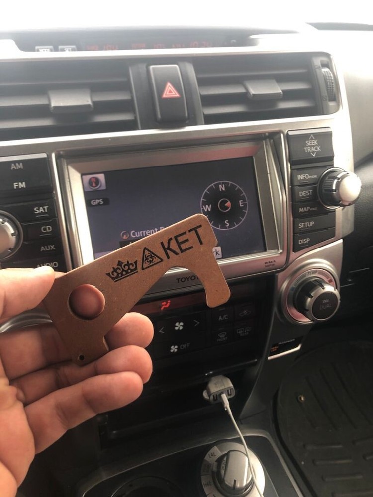 No-touch tool. Pack of three.