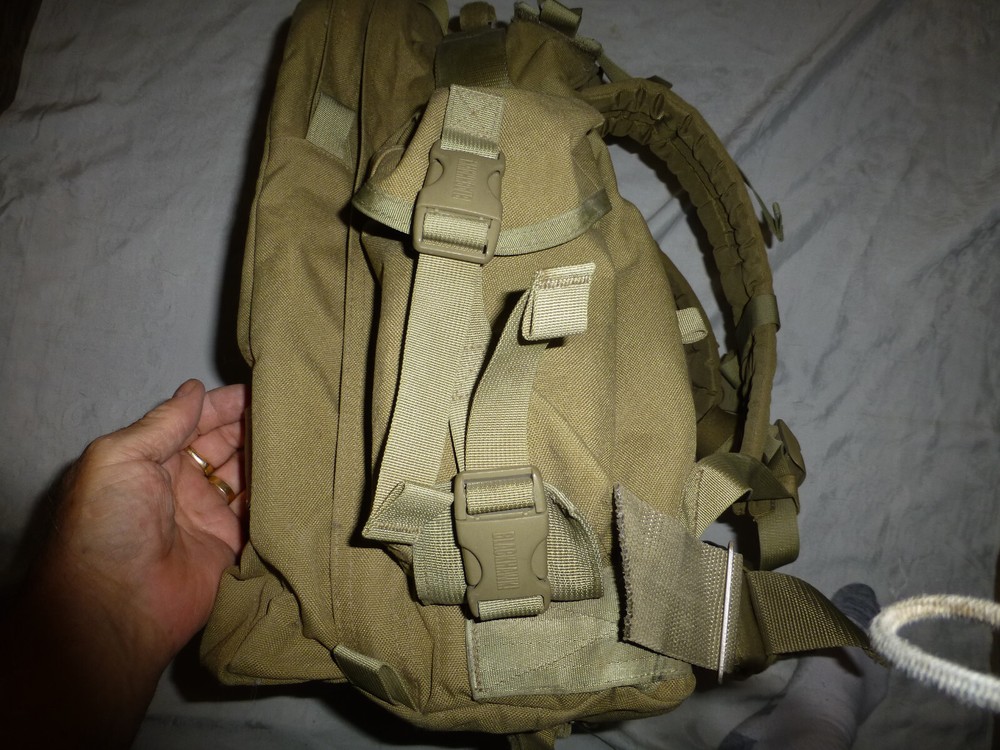 Blackhawk Raptor X-1 Tactical Assault Hydration Special Ops Backpack Desert Tan