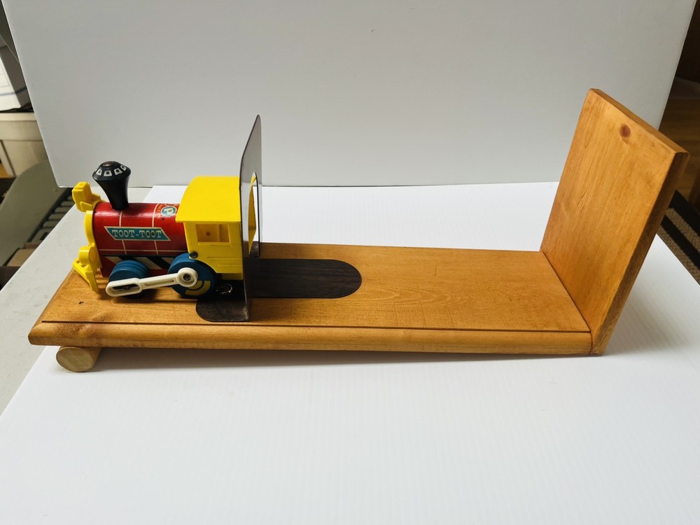 Kids Room Toy Railroad pull Train Engine / Children’s Book Case / Storage Shelf