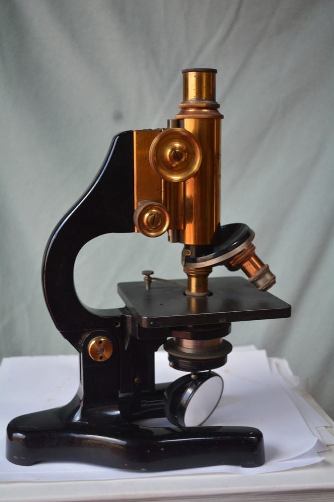 Ernest Leitz Wetzlar Microscope--1929