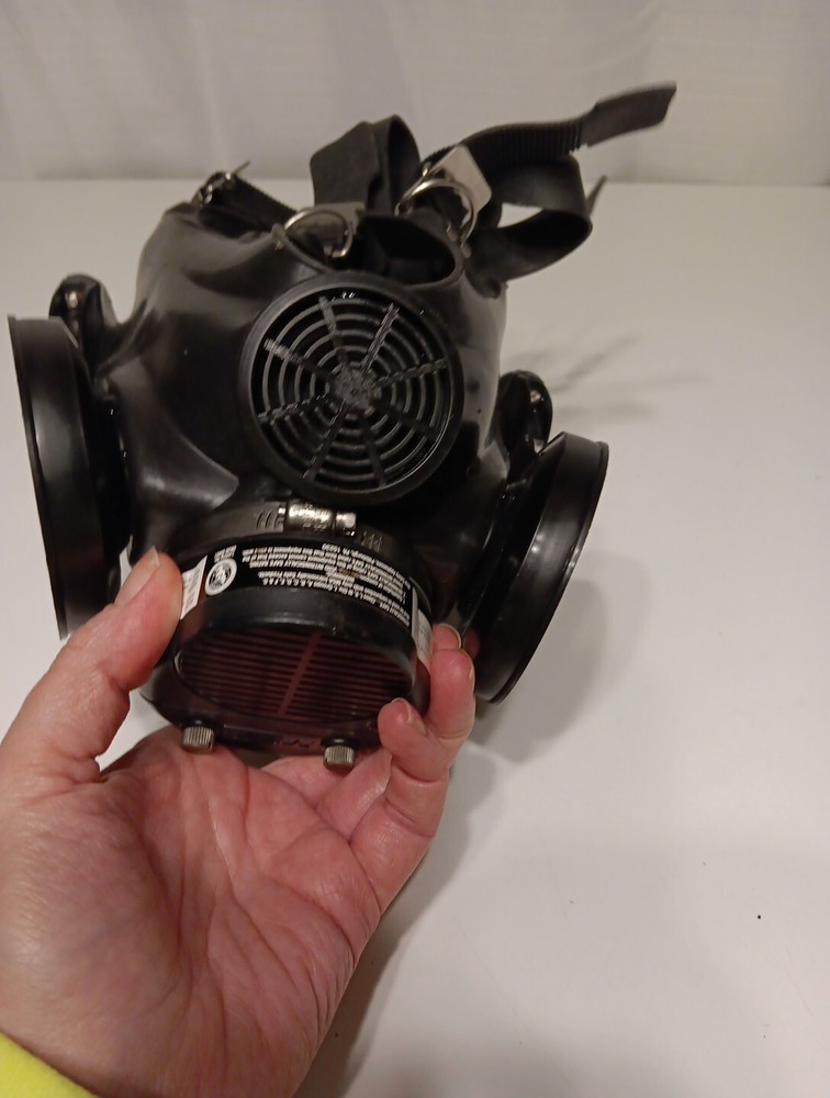 Used MSA Full Face Gas Mask Size: MED Black