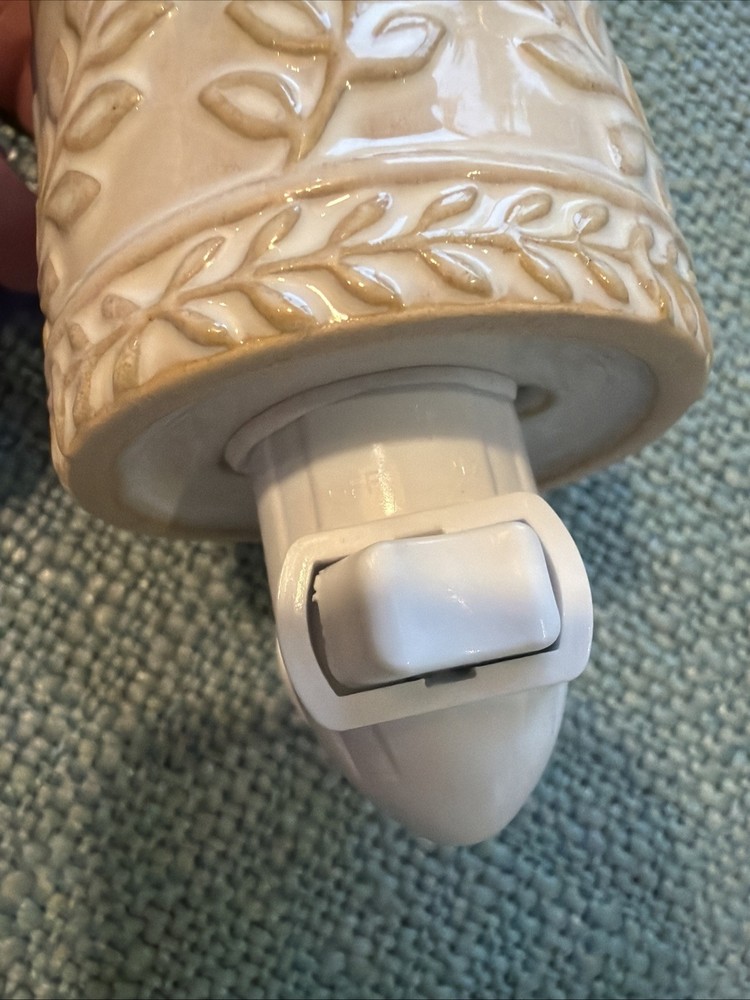 Ceramic Nightlight Vine Floral Cream Beige One Light Switch Cute!