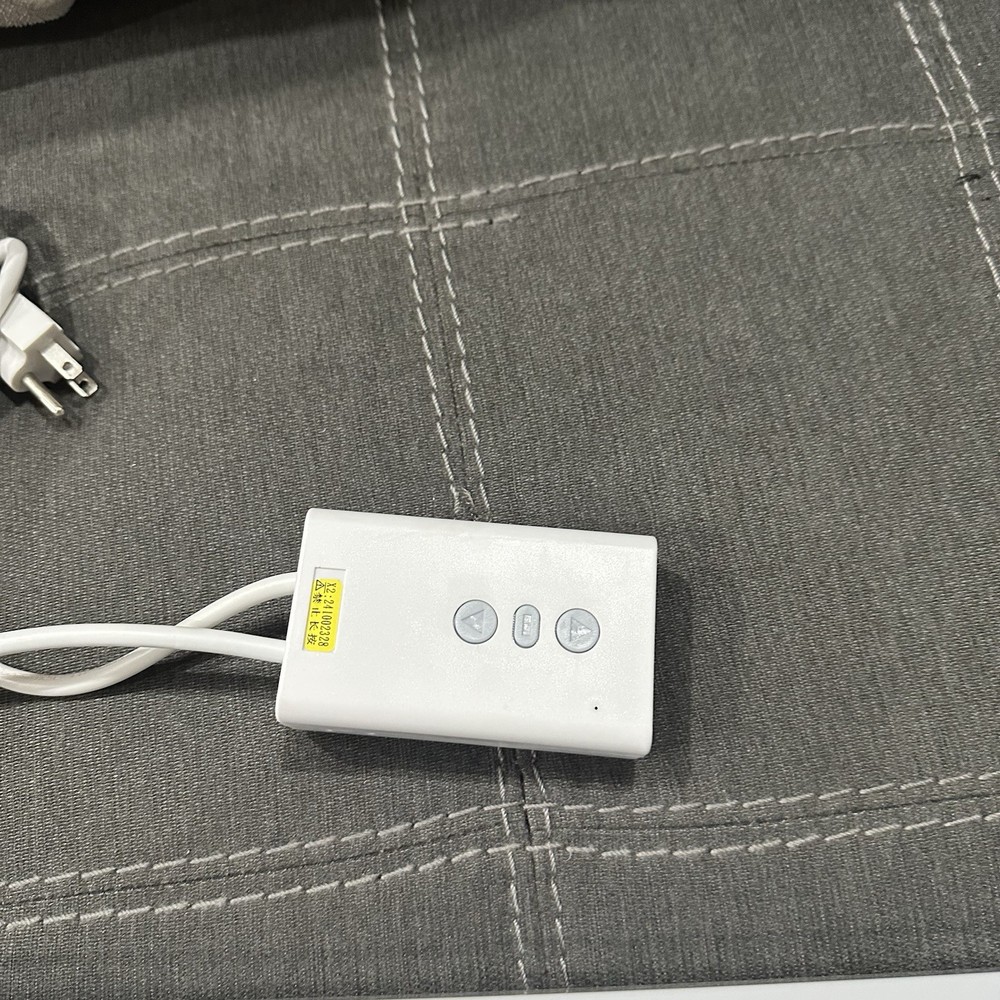 72” Zero Edge Z-100 3D Ready Projector Screen Diamond Cut I-Motorized