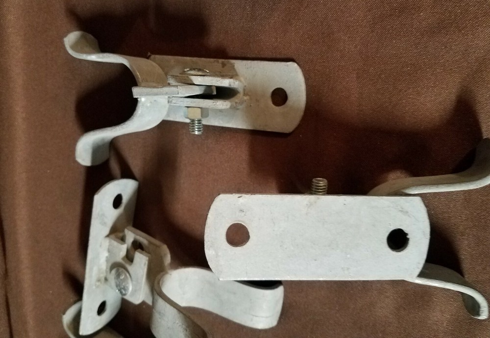 Wall Mount Gate Latch for 1-3/8 Chain Link Fence pipe, Lockable, Galvanized