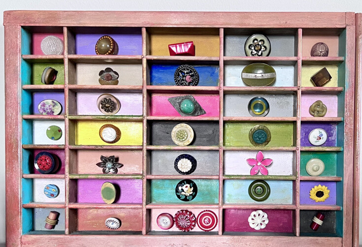 Antique Button Art Farmhouse