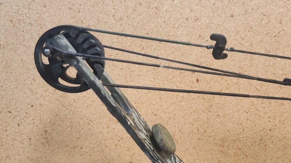Vintage PSE Nova Compound Bow, Right hand, Mossy Oak Camo