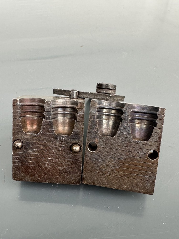 Lyman 452460 Double Cavity 45 Cal Bullet Mold