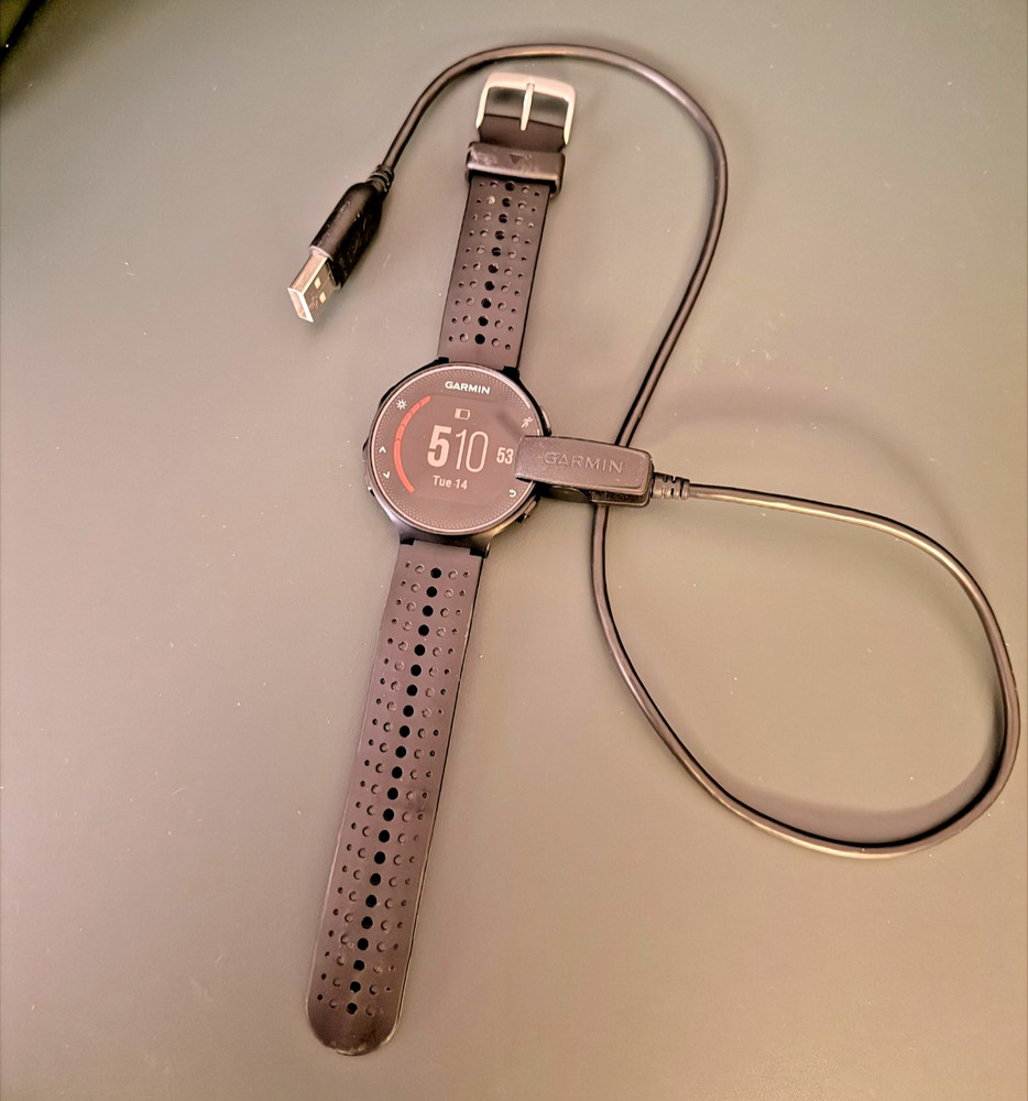 Garmin forerunner 235 watch with charger
