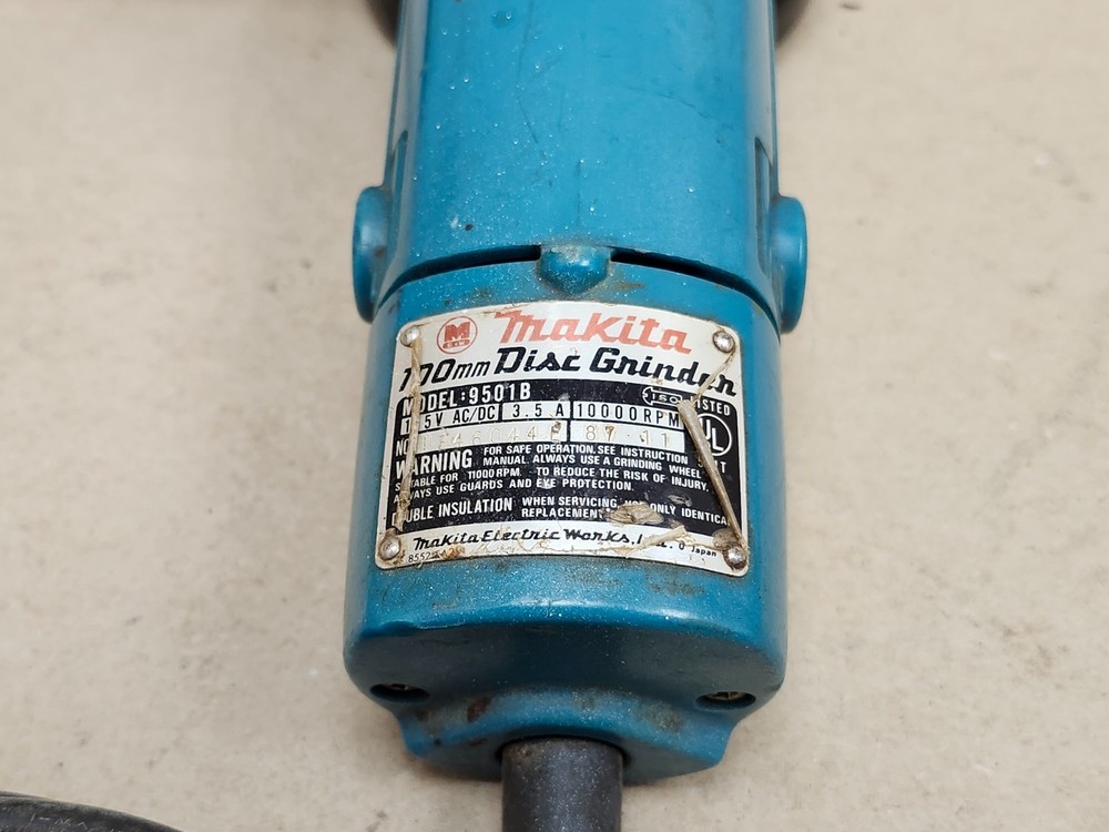 Makita No. 9501B 4" Disc Grinder